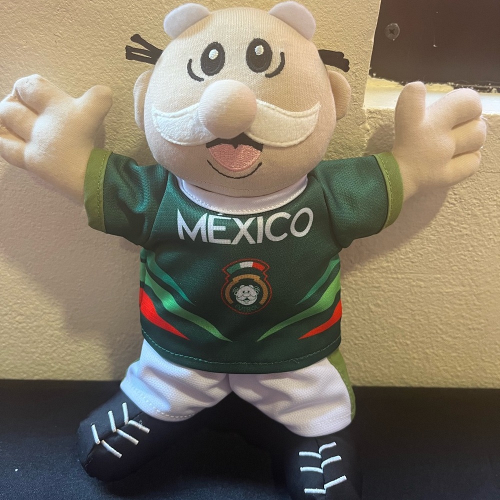 DR. SIMI MEXICAN SOCCER TEAM PLUSH TOY 1 PC